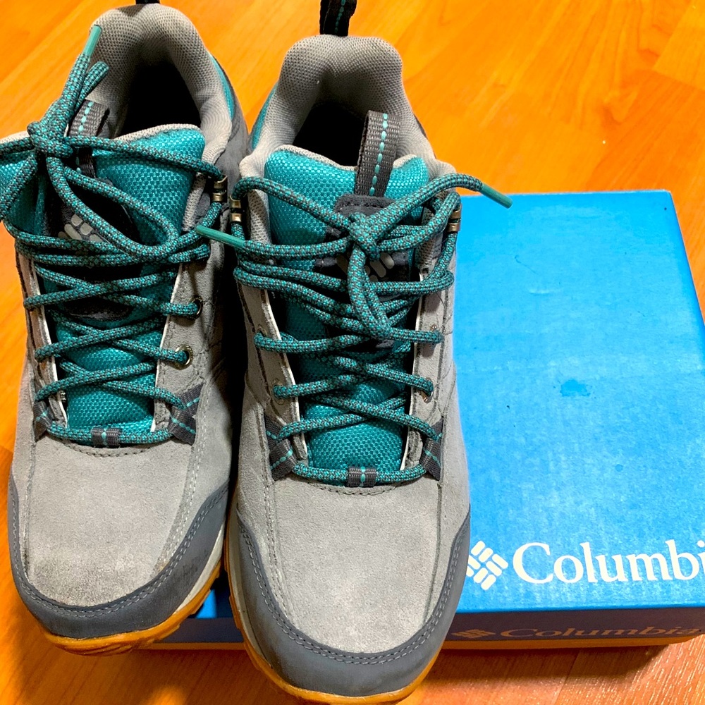 Columbia Mount Carmel low Hiking shoes- waterproof